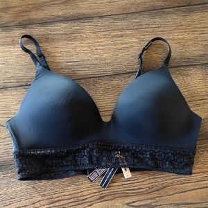 Victoria's Secret Black Lace Detail Bra NWT 36B